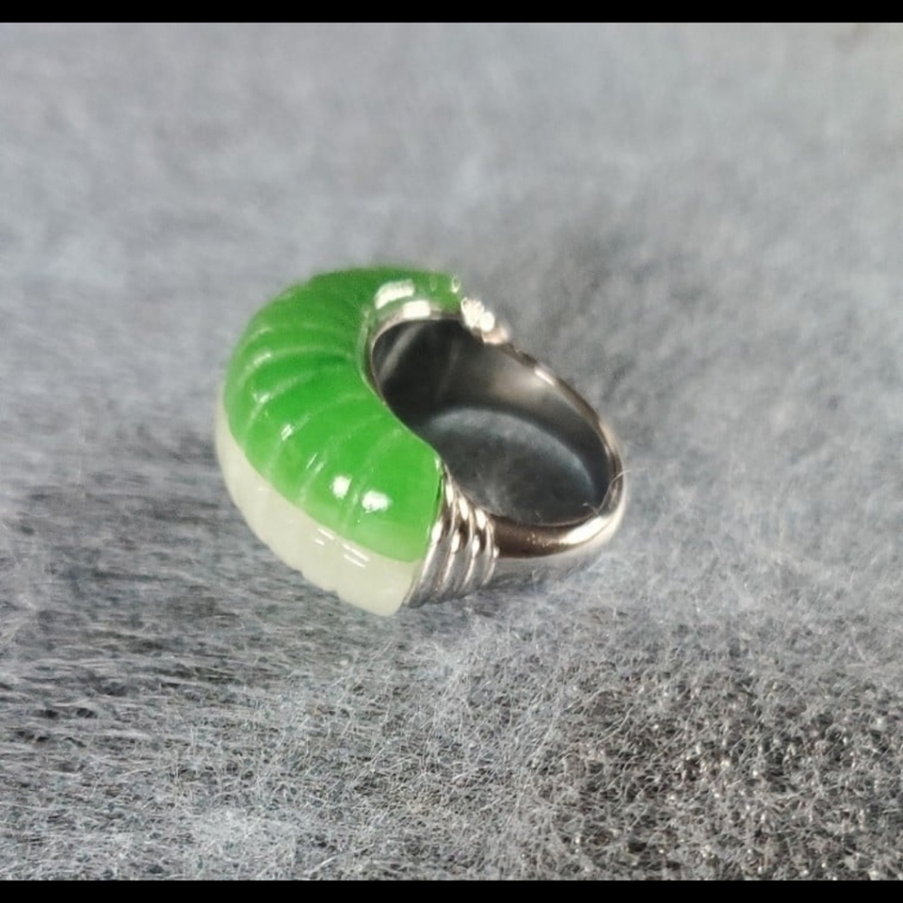 Green & White Jade Layered Half Dome Circle Ring Rhodium Plating - Picture 6 of 9